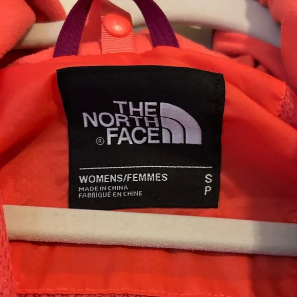 The North Face Women's Magenta and Orange Ski Jacket, Small - Picture 3 of 13